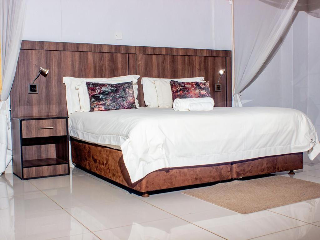 Wild View Resort Kasane Bilik gambar